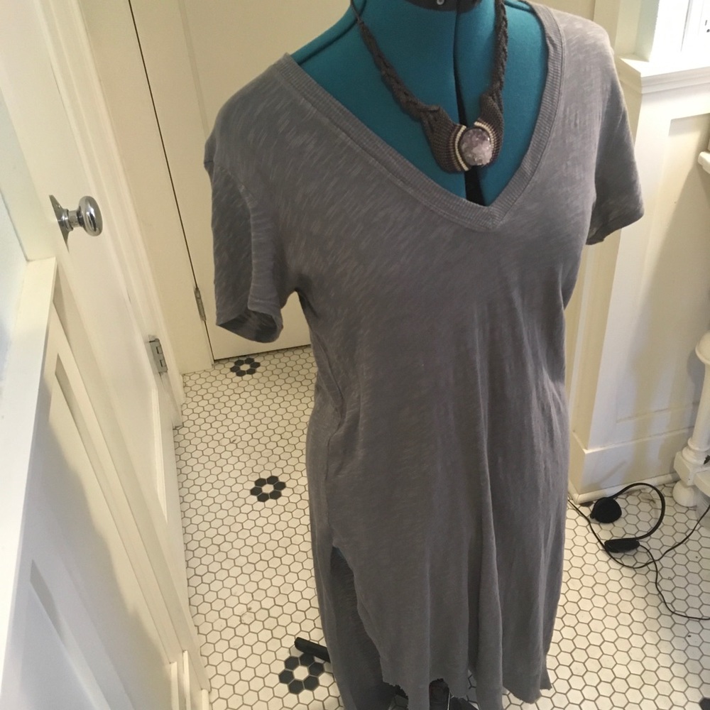 Anthropologie T-shirt v-neck dress with slits sz s